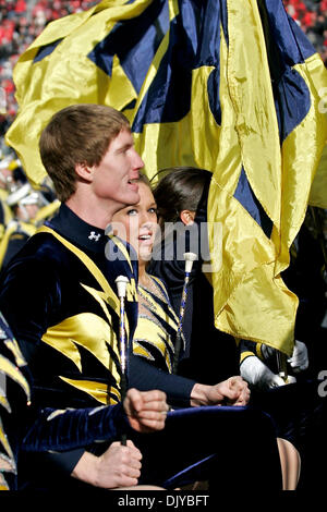 Le 27 novembre 2010 - Columbus, Ohio, États-Unis d'Amérique - membres de la Michigan Wolverines band avant le match entre # 8 et l'état de l'Ohio, Michigan à l'Ohio Stadium, Columbus, Ohio. Michigan défait 37-7 de l'état de l'Ohio. (Crédit Image : © Scott Stuart/ZUMAPRESS.com) Southcreek/mondial Banque D'Images