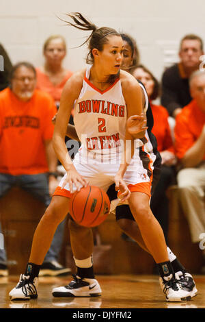 1 décembre 2010 - Bowling Green, Ohio, United States of America - Bowling Green Guard Lauren Prochaska (# 2) lors de la deuxième demi-action de jeu. Prochaska a marqué 31 points dans le jeu de diriger tous les correcteurs. Bowling Green en colère Vanderbilt (23/23) à l'historique 79-68 Anderson Arena à Bowling Green, Ohio. (Crédit Image : © Scott Grau/ZUMAPRESS.com) Southcreek/mondial Banque D'Images