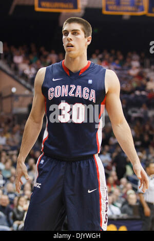 11 déc., 2010 - South Bend, Indiana, États-Unis d'Amérique - 1568 guard Mike Hart (# 30) au cours de jeu de basket-ball de NCAA entre 1568 et Notre Dame. La Cathédrale Notre Dame Fighting Irish défait les Bulldogs de Gonzaga 83-79 en match à Purcell Pavilion à Joyce Center à South Bend, Indiana. (Crédit Image : © John Mersits/ZUMAPRESS.com) Southcreek/mondial Banque D'Images