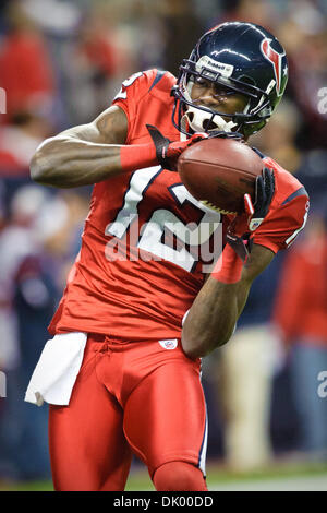 13 déc 2010 - Houston, Texas, États-Unis d'Amérique - Houston Texans wide receiver Jacoby Jones (12) se réchauffe avant le match entre le et le Houston Texans Baltimore Ravens. Les Ravens défait les Texans 34-28 en prolongation. (Crédit Image : © Jerome Miron/ZUMAPRESS.com) Southcreek/mondial Banque D'Images