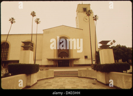 Le Los Angeles Union Passenger terminal, montré ici, a été construit en préparation des Jeux olympiques d'été de 1932 en Californie. Ce monument architectural était un site important pour les arrivées internationales et locales pendant les jeux. Banque D'Images