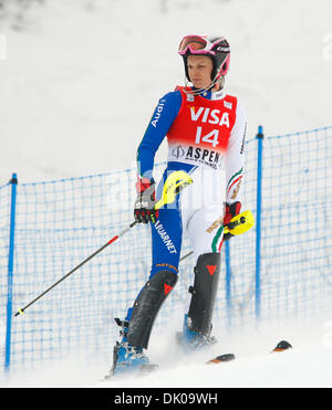 26 déc 2010 - Aspen, Colorado, UNITED STATES - MANUELA MOELGG skié de l'Italie au cours de la première exécution de la AUDI FIS Coupe du Monde de Ski alpin Slalom femmes compétition de ski à Aspen Mountain Resort à Aspen, Colorado, USA 28 novembre. (Crédit Image : © ZUMA/ZUMAPRESS.com) Ralph Lauer Banque D'Images