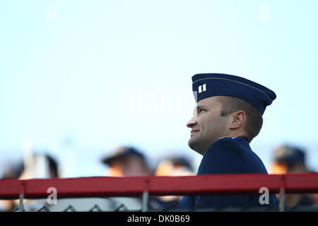 27 déc., 2010 - Shreveport, Louisiane, États-Unis d'Amérique - Air Force Academy Band directeur de regarder le match. Les faucons de l'Armée de l'air à l'encontre du Georgia Tech Yellow Jackets 14-7 au stade de l'indépendance à Shreveport, Louisiane. (Crédit Image : © Anthony Vasser/ZUMAPRESS.com) Southcreek/mondial Banque D'Images