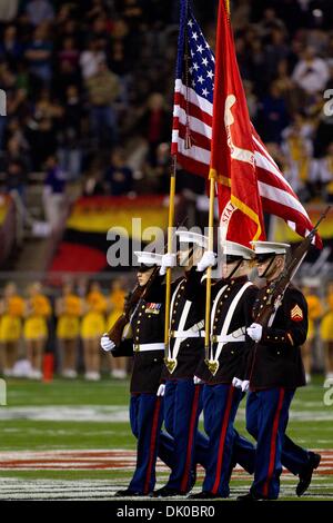 28 décembre 2010 - Tempe, Arizona, USA - US Marine Corps au cours d'activités pour l'arborant Insight Bowl. (Crédit Image : © Dean Henthorn/global/ZUMAPRESS.com) Southcreek Banque D'Images