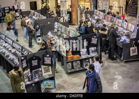 Récemment ouvert, le Rough Trade Paris record store dans le quartier de Williamsburg Brooklyn à New York Banque D'Images