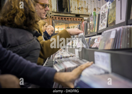Récemment ouvert, le Rough Trade Paris record store dans le quartier de Williamsburg Brooklyn à New York Banque D'Images