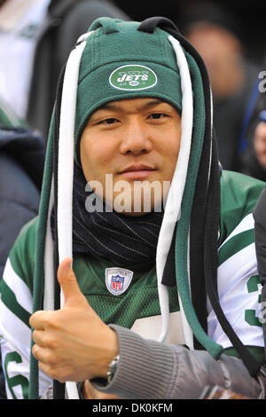 2 janvier 2011 - East Rutherford, New Jersey, États-Unis - New York Jets avant l'action du ventilateur pendant le dernier match de saison régulière au nouveau stade de Meadowlands à East Rutherford dans le New Jersey (crédit Image : © Brooks von Arx/global/ZUMAPRESS.com) Southcreek Banque D'Images