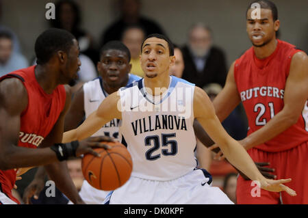 2 janvier 2011 - Villanova, New York, États-Unis - Villanova guard Dominic joue (23) Lecture de la défense pendant l'action de jeu. 37-33 Rutgers mène à Vilanova est le premier grand match de la saison. Dans un jeu joué à l'Pavillion de Villanova, Mississippi (crédit Image : © Mike Southcreek human life by Sylvester Graham/global/ZUMAPRESS.com) Banque D'Images