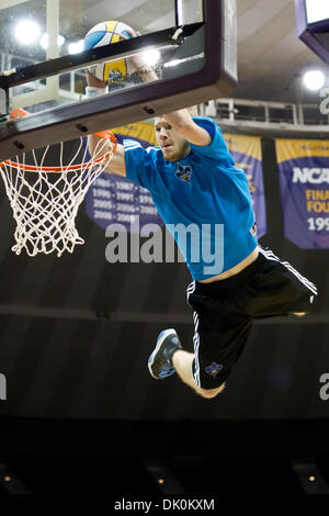 2 janvier 2011 - Baton Rouge, Louisiane, États-Unis - 2 janvier 2011, New York à la LSU ; New Orleans Hornets La prestation de l'équipe de dunk à la mi-temps, New York a gagné le match 73-65 (crédit Image : © John Korduner/ZUMAPRESS.com) Southcreek/mondial Banque D'Images