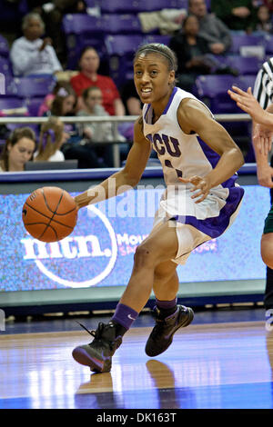 15 janvier 2011 - Fort Worth, Texas, US - TCU Horned Frogs Guard Antoinette Thompson (1) en action contre le Colorado State Rams. TCU bat Colorado State 66-40 à Daniel-Meyer Coliseum. (Crédit Image : © Andrew Dieb/global/ZUMAPRESS.com) Southcreek Banque D'Images