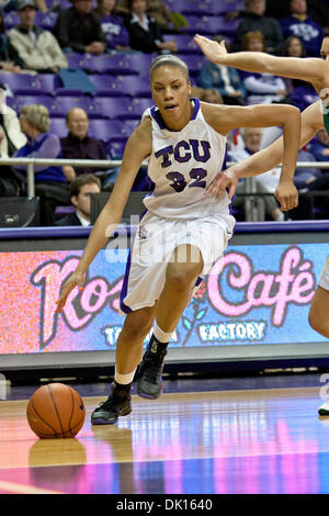 15 janvier 2011 - Fort Worth, Texas, US - TCU Horned Frogs Avant Aron Garcia (32) en action contre le Colorado State Rams. TCU bat Colorado State 66-40 à Daniel-Meyer Coliseum. (Crédit Image : © Andrew Dieb/global/ZUMAPRESS.com) Southcreek Banque D'Images