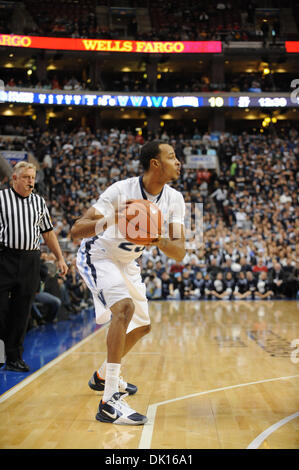 15 janvier 2011 - Philadelphie, Pennsylvanie, États-Unis - Villanova Wildcats guard Dominic joue (23) avec la balle lors d'action de jeu. La moitié de la Maryland mène Villanova 36-33, dans un jeu qui se joue à la Wells Fargo Center de Philadelphie, Pennsylvanie (crédit Image : © Mike Southcreek human life by Sylvester Graham/global/ZUMAPRESS.com) Banque D'Images