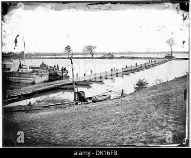 Pont de bateaux sur la rivière James 524647 Banque D'Images