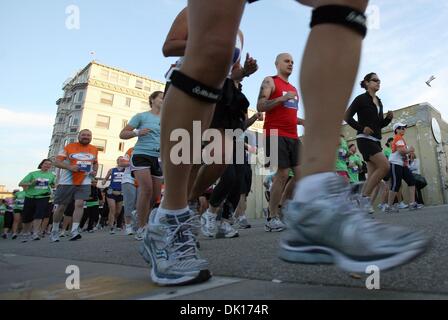 Jan 16, 2011 - Venice Beach, Californie, États-Unis - Des milliers de coureurs de participer au 2ème Marathon annuel 13,1 - Los Angeles et Telmiye 5k Race. (Crédit Image : © Chiu/ZUMAPRESS.com) Ringo Banque D'Images