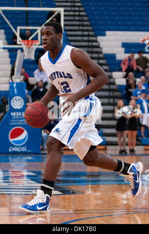 16 janvier 2011 - Buffalo, New York, États-Unis d'Amérique - Buffalo Bulls avant Javon McCrea en action au cours d'un match contre l'Akron Zips à Alumni Arena. Buffalo a gagné le match 73-70. (Crédit Image : © Mark Konezny/ZUMAPRESS.com) Southcreek/mondial Banque D'Images