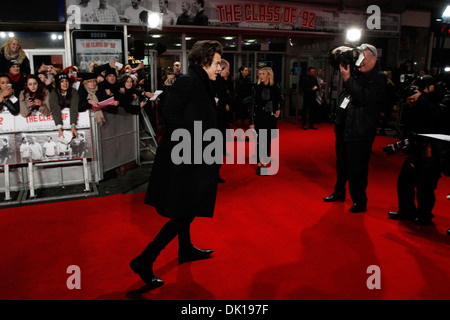 Harry Styles assiste à la première mondiale de 'La classe de 92' à l'odéon West End sur Décembre 1, 2013 à Londres, en Angleterre. Banque D'Images