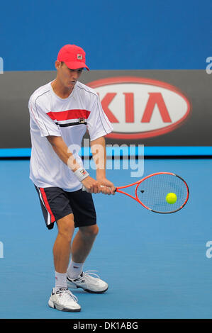 18 janvier 2011 - Melbourne, Victoria, Australie - Matthew Ebden (AUS) en action lors de son premier match contre Michael Russell (USA) le deuxième jour de l'Open d'Australie 2011 à Melbourne, Australie. (Crédit Image : © basse Sydney/global/ZUMAPRESS.com) Southcreek Banque D'Images