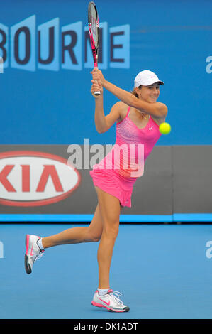 18 janvier 2011 - Melbourne, Victoria, Australie - Petra Martic (CRO) en action lors de son premier match contre Sophie Ferguson (AUS) le deuxième jour de l'Open d'Australie 2011 à Melbourne, Australie. (Crédit Image : © basse Sydney/global/ZUMAPRESS.com) Southcreek Banque D'Images