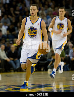 19 janvier 2011 - Oakland, Californie, États-Unis - Golden State Warriors # 30 STEPHEN CURRY ET ANDRIS BIEDRINS # 15 en action contre les Indiana Pacers. (Crédit Image : © William Mancebo/ZUMAPRESS.com) Banque D'Images