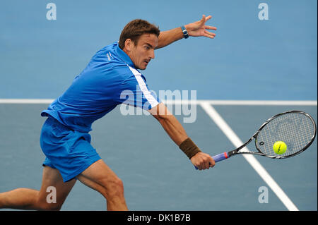 19 janvier 2011 - Melbourne, Victoria, Australie - Tommy Robredo (ESP) en action au cours de son deuxième tour contre Mardy Fish (USA) sur la troisième journée de l'Open d'Australie 2011 à Melbourne, Australie. (Crédit Image : © basse Sydney/global/ZUMAPRESS.com) Southcreek Banque D'Images