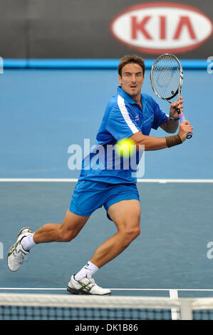 19 janvier 2011 - Melbourne, Victoria, Australie - Tommy Robredo (ESP) en action au cours de son deuxième tour contre Mardy Fish (USA) sur la troisième journée de l'Open d'Australie 2011 à Melbourne, Australie. (Crédit Image : © basse Sydney/global/ZUMAPRESS.com) Southcreek Banque D'Images