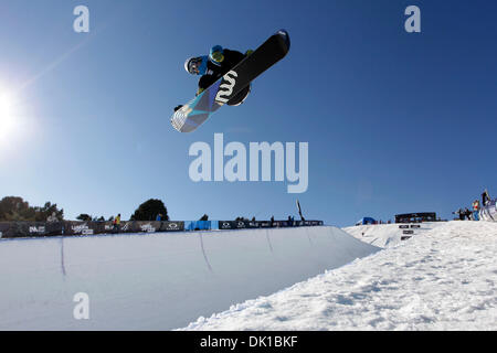 20 janv. 2011 - La Molina, Espagne - Men's Halfpipe catégorie du championnat du monde de snowboard (crédit Image : © Howard Sayer/ZUMApress.com) Banque D'Images