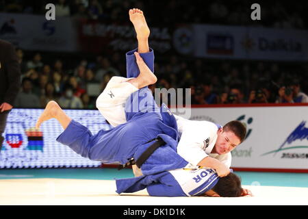 Tokyo Metropolitan Gymnasium, Tokyo, Japon. 1er décembre 2013. Matthew Baker (JPN), 1er décembre 2013 - Judo : IJF Grand Slam Tokyo 2013 Tournoi International de Judo -90kg Hommes au Tokyo Metropolitan Gymnasium, Tokyo, Japon. Credit : /AFLO SPORT/Alamy Live News Banque D'Images