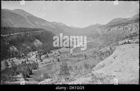 La rivière Rio Grande qui coule près de Pole Creek dans le quadrangle de San Cristobal, comté de Hinsdale, Colorado, met en évidence la beauté naturelle et la topographie de la région. Banque D'Images