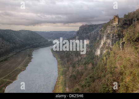 Vue à partir de la Bastei sur l'Elbe, Sächsische Schweiz National Park, North Carolina, United States Banque D'Images