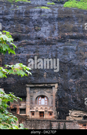 Cave 9 : Vue générale de la grotte du sud. Grottes d'Ajanta, Aurangabad, Maharashtra, Inde Banque D'Images