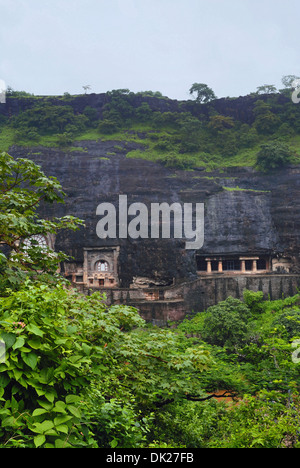 Vue générale de l'Afrique montrant grotte 7 à 10. Grottes d'Ajanta, Aurangabad, Maharashtra, Inde Banque D'Images