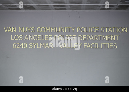 Vue générale de Van Nuys de police où Bobby Brown a été réservé pour DUI Los Angeles California - 26.03.12 Banque D'Images