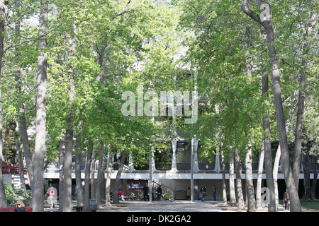 Vue générale de Van Nuys de police où Bobby Brown a été réservé pour DUI Los Angeles California - 26.03.12 Banque D'Images