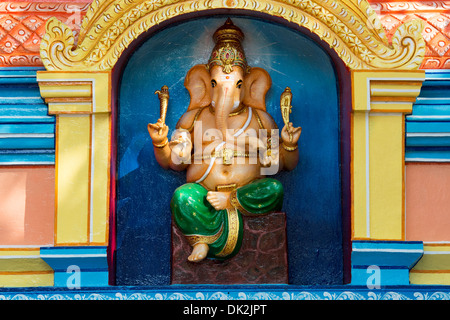 Temple Hindou Ganesha statue. Puttaparthi, Andhra Pradesh, Inde Banque D'Images