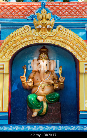 Temple Hindou Ganesha statue. Puttaparthi, Andhra Pradesh, Inde Banque D'Images