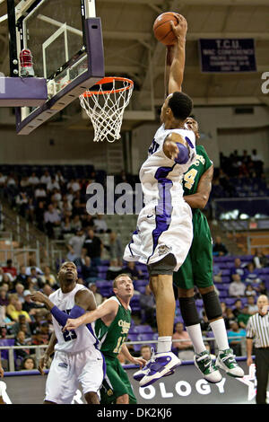 16 février 2011 - Fort Worth, Texas, US - TCU Horned Frogs Garlon Avant vert (33) en action contre le Colorado State Rams. La Colorado State bat TCU 69-55 à Daniel-Meyer Coliseum. (Crédit Image : © Andrew Dieb/global/ZUMAPRESS.com) Southcreek Banque D'Images