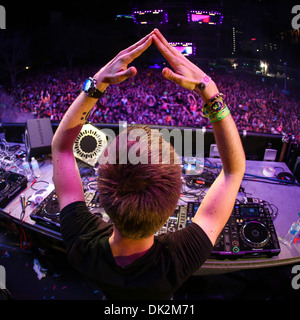 Nicky Romero performing live at Ultra Music Festival Banque D'Images