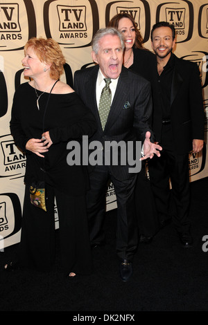 Bonnie Franklin Pat Harrington Jr et Glenn Phillips Mackenzie Scarpelli 10e TV Land Awards - Arrivals New York City Banque D'Images