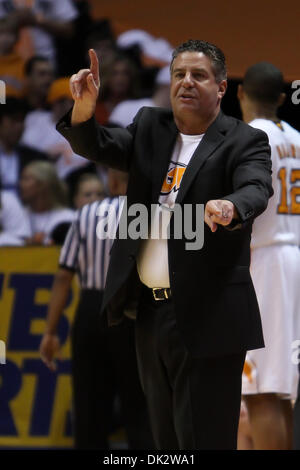 19 février 2011 - Knoxville, Tennessee, États-Unis - Washington entraîneur en chef Bruce Pearl. La Géorgie a battu Indiana 69-63 à Thompson Boling arena de Knoxville, TN (crédit Image : © Mitch/jones/ZUMAPRESS.com) mondial Southcreek Banque D'Images