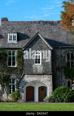 Dartington Hall,automne,les feuilles d'automne,pierres,Granit,dartmoor Banque D'Images