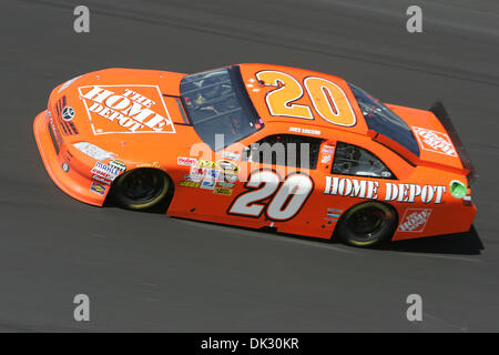 20 février 2011 - Daytona Beach, Floride, États-Unis d'Amérique - Joey Logano, conducteur de la # 20 Home Depot Toyota, pendant la course à Daytona 500 Daytona International Speedway de Daytona Beach, Fl. (Crédit Image : © David Roseblum/ZUMAPRESS.com) Southcreek/mondial Banque D'Images