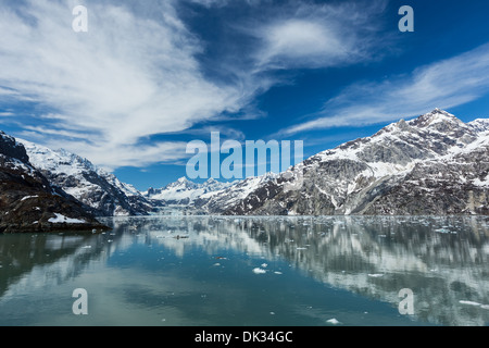 Vue panoramique sur l'entrée de l'Université Johns Hopkins à Glacier Bay National Park Banque D'Images