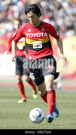 Le 26 février 2011 - Yokohama, Japon - MU KANAZAKI de Nagoya Grampus en action au cours de la FUJI XEROX SUPER CUP 2011 de Nissan Stadium à Yokohama, au Japon. Nagoya Grampus Kashima Antlers défait par 1-1(PK3-1) (Crédit Image : © Shugo Takemi/Jana Press/ZUMAPRESS.com) Banque D'Images