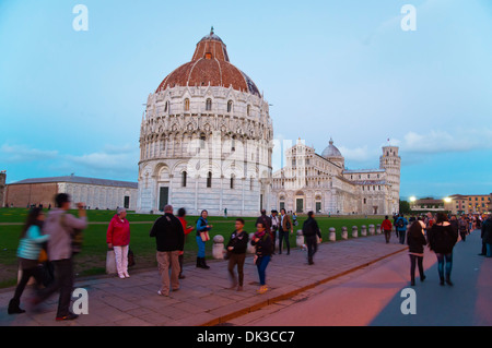 Campo dei Miracoli le domaine de miracles Pise ville région Toscane Italie Europe Banque D'Images