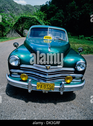 Un livre vert Plymouth taxi pré-classique, Castro, Cuba Vinales, américain, des Caraïbes Banque D'Images