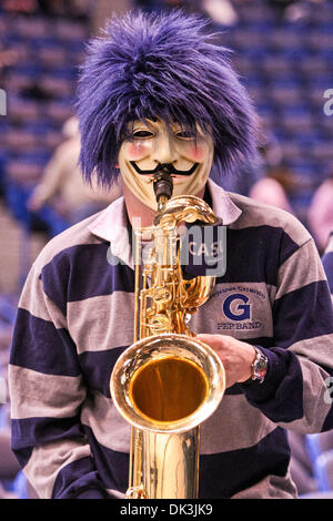 Mar. 5, 2011 - Hartford, Connecticut, États-Unis d'Amérique - Georgetown Hoyas band joue avec le sourire après leur victoire contre les Syracuse Orange. Georgetown Hoyas défait Syracuse 61 - 60. (Crédit Image : © Mark Fort/global/ZUMAPRESS.com) Southcreek Banque D'Images