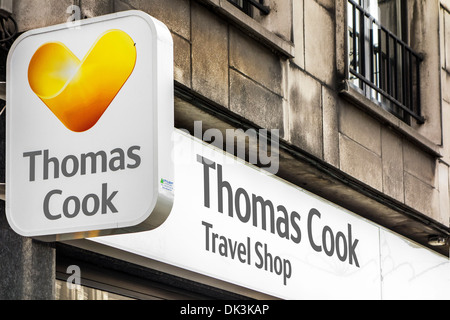 Vitrine et enseigne avec logo de Thomas Cook Travel shop / agence Banque D'Images