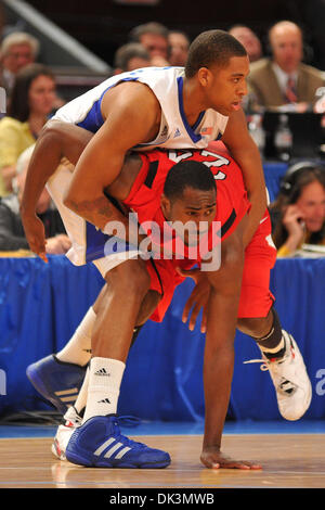 Mar. 8, 2011 - New York, New York, États-Unis - Rutgers Scarlet Knights avant Jonathan Mitchell (24) dans la première série d'action Big East Championship au Madison Square Garden de New York, New York Seton Hall Rutgers bat 76 à 70 (Crédit Image : © Brooks von Arx/global/ZUMAPRESS.com) Southcreek Banque D'Images