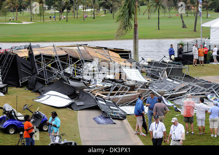 10 mars 2011 - Miami, Floride, États-Unis d'Amérique - de fortes pluies a causé des dommages importants même souffle sur le tableau de bord principal au WGC Cadillac Championship at Doral Resort et Spa à Miami, (Image Crédit : © Brad Barr/ZUMAPRESS.com) Southcreek/mondial Banque D'Images