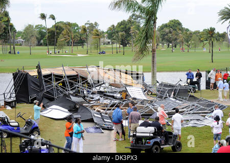 10 mars 2011 - Miami, Floride, États-Unis d'Amérique - de fortes pluies a causé des dommages importants même souffle sur le tableau de bord principal au WGC Cadillac Championship at Doral Resort et Spa à Miami, (Image Crédit : © Brad Barr/ZUMAPRESS.com) Southcreek/mondial Banque D'Images